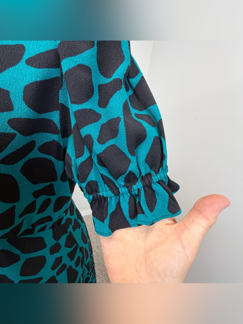 Diane Von Furstenberg DVF Alexis Giraffe Print Dress Sz 4 Puff Sleeve Teal Goth - Picture 8 of 15